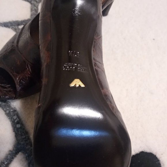 Brand new Emporio Armani heels with animal print detail - Picture 11 of 12